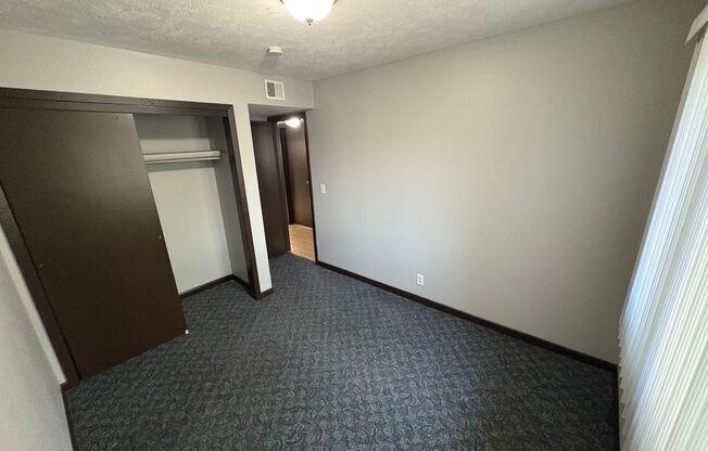 2 beds, 1 bath, 1,080 sqft, $850, Unit #10