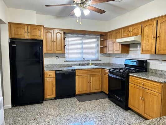 3 beds, 2 baths, 1,395 sqft, $3,500, Unit 1