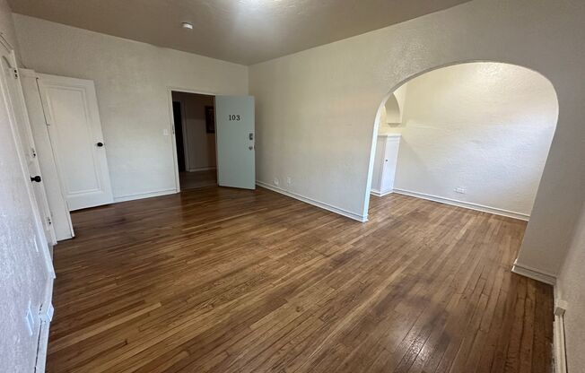 $350 OFF MOVE IN COSTS!! INQUIRE TODAY! Quiet and Comfortable 1 Bedroom Apartment