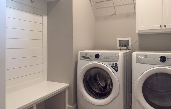 3 beds, 2 baths, 1,300 sqft, $3,399