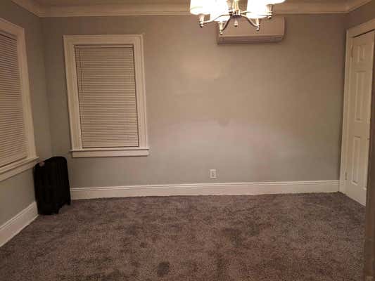 1 bed, 1 bath, 400 sqft, $2,100