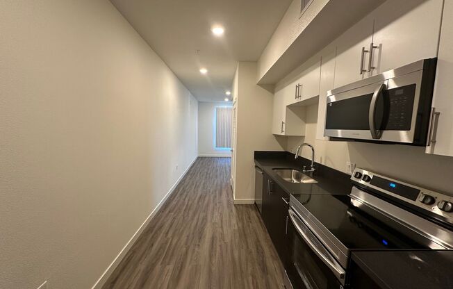 Studio, 1 bath, 506 sqft, $2,350, Unit 501