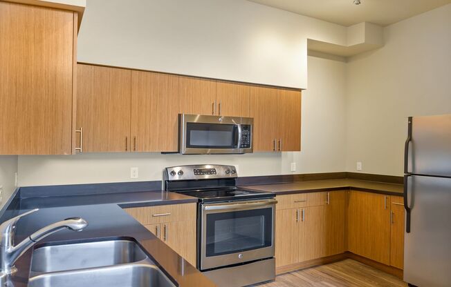 1 bed, 1.5 baths, 749 sqft, $1,995, Unit B037