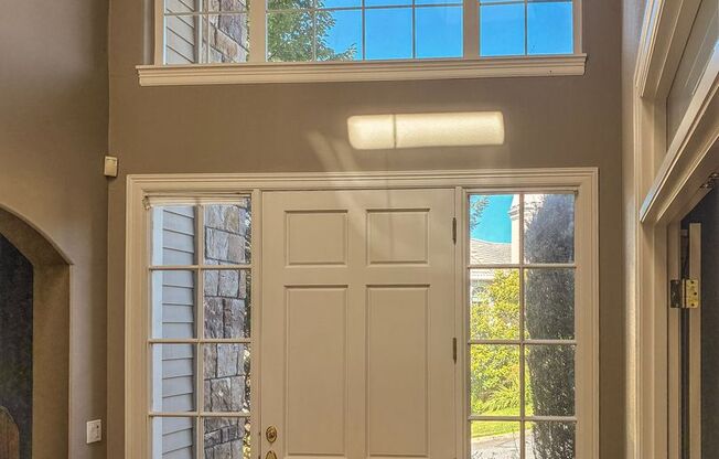 Forest Heights 4 Bedroom Plus Den Home !