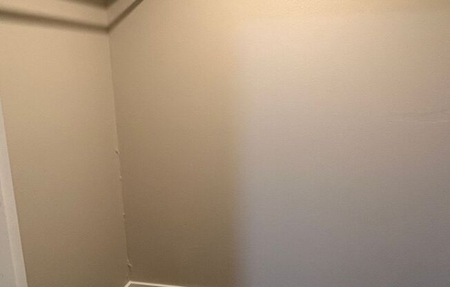 1 bed, 1 bath, 267 sqft, $1,325, Unit 15