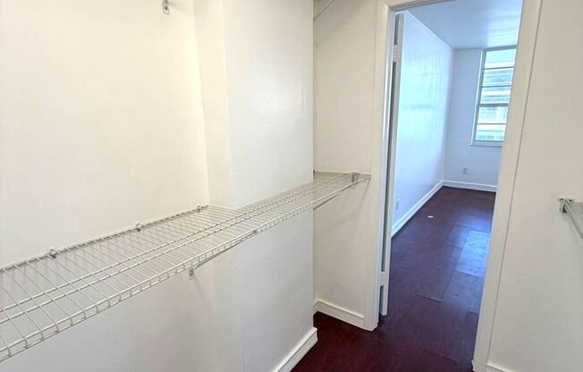 1 bed, 1 bath, $2,400, Unit Unit 1027