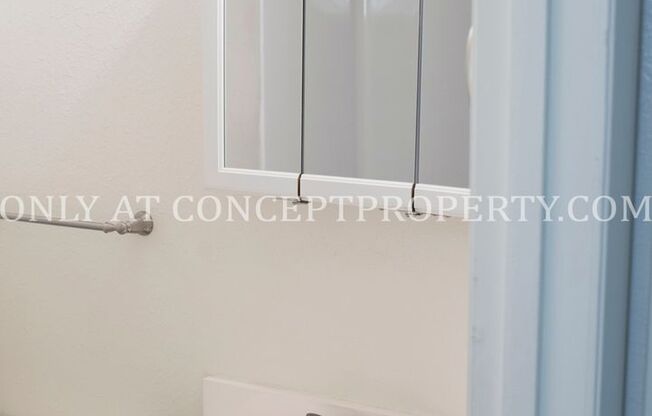 2 beds, 1 bath, 810 sqft, $1,299, Unit 30