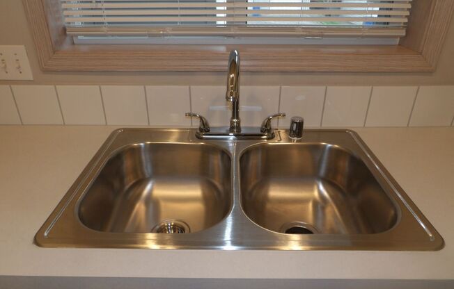 2 beds, 2.5 baths, 1,497 sqft, $2,020, Unit H41