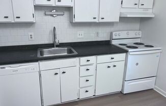 2 beds, 1.5 baths, 980 sqft, $1,755, Unit 2680 Gatewood Cir