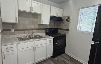 2 beds, 1 bath, 955 sqft, $1,249, Unit A06