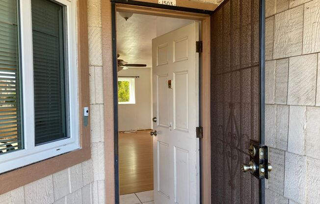 TOWNHOUSE - 3 BED/ 2 BATH/ 1 PARKING AT HARBOR POINTE (Just Listed)