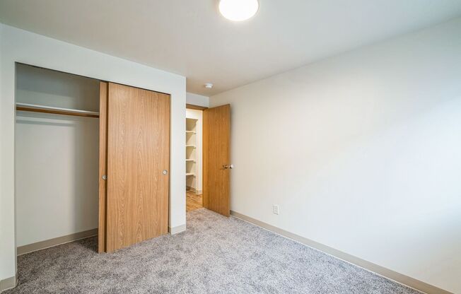 2 beds, 1 bath, 900 sqft, $1,595, Unit 16