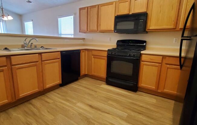 Cute 3 bed 2 bath in Huning Ranch Vinyl plank flooring throughout!