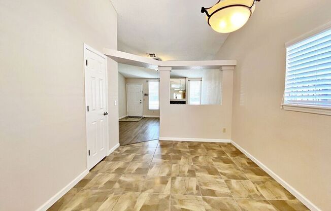704 CALLAHAN PT DR