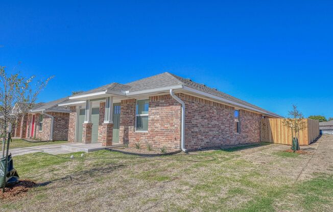 New Construction in Varenna Landing! Storm shelter and lawn care included!