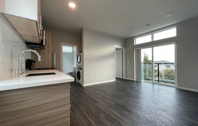 1 bed, 1 bath, 361 sqft, $1,595, Unit 304