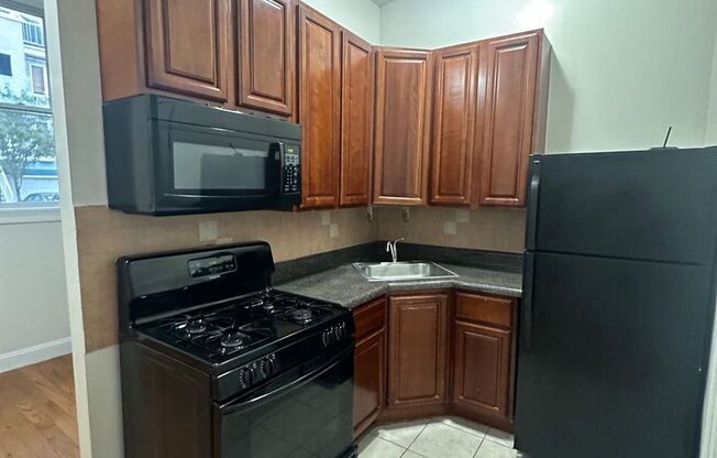 700 -  OM 700-702 Bergenline Avenue LLC