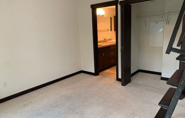 2 beds, 2.5 baths, 1,360 sqft, $3,595, Unit 4216 Evanston Ave N