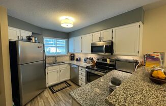 2 beds, 1.5 baths, $2,300, Unit Unit 11