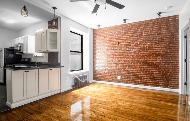 1182 PUTNAM AVE