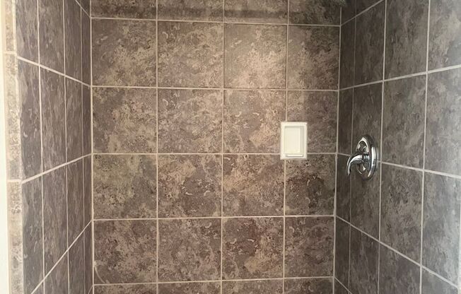 Grafton Townhomes Huge 3 Bedroom -
