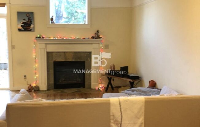 Beautiful Townhome with a Location You Can't Beat!!