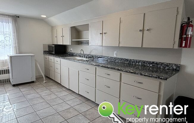 1 bed, 1 bath, 700 sqft, $1,500, Unit Unit A (Upstairs)