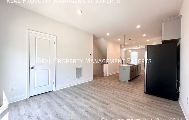 5008 LAYMAN DR