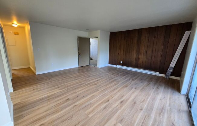 1 bed, 1 bath, 650 sqft, $1,100, Unit 102