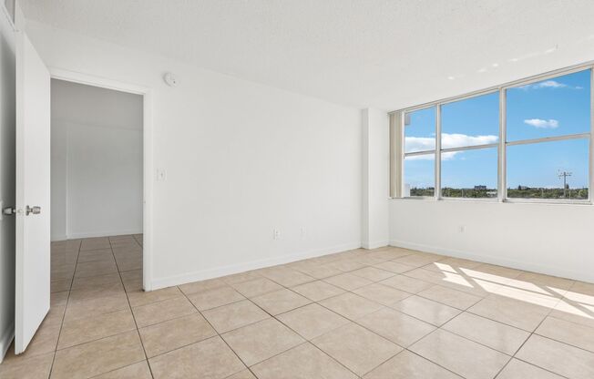 1 bed, 1.5 baths, 780 sqft, $1,850, Unit 210N