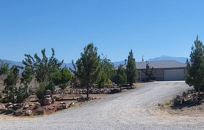 CHARLESTON COMMERCIAL CENTER - David Adam Road