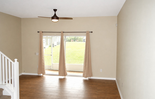 3b / 2.5ba  townhome in gated community