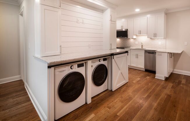 Studio, 1 bath, 380 sqft, $1,995, Unit 212