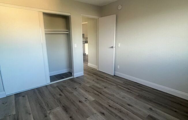 2 beds, 1 bath, $2,550, Unit 08