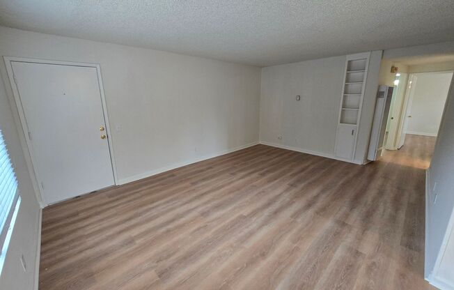 2 beds, 1 bath, $2,250, Unit 01