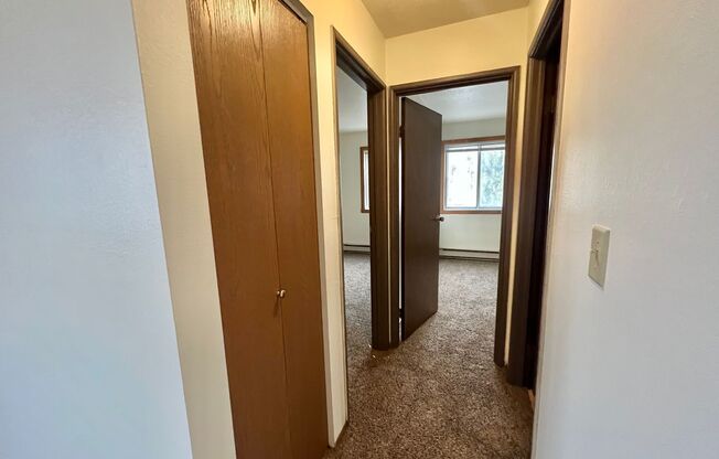 2 beds, 1 bath, $795, Unit 24