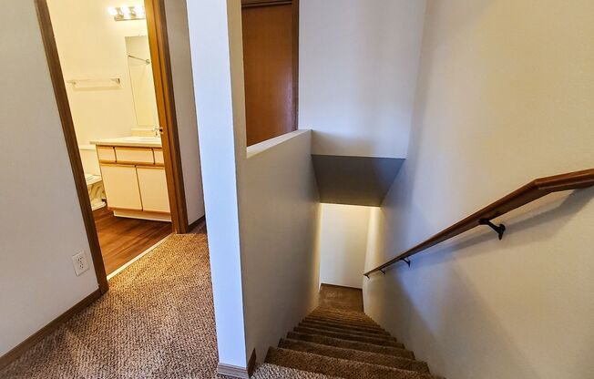 2 beds, 1.5 baths, 896 sqft, $1,495, Unit 660 LaSalle Street #1