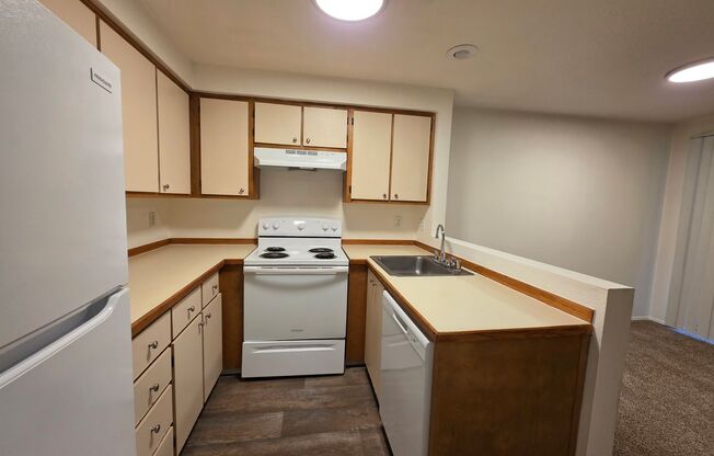 2 beds, 2 baths, 900 sqft, $1,595, Unit X182