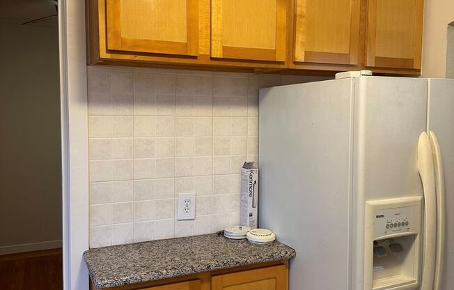 1 bed, 1 bath, $4,000