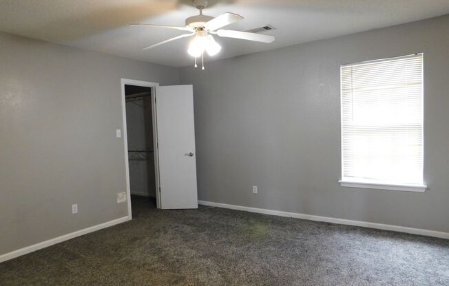 3 beds, 2 baths, $1,500