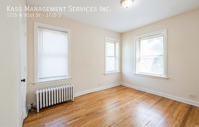1735 W 91 ST