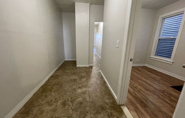 2 beds, 1 bath, 950 sqft, $1,595, Unit 1R