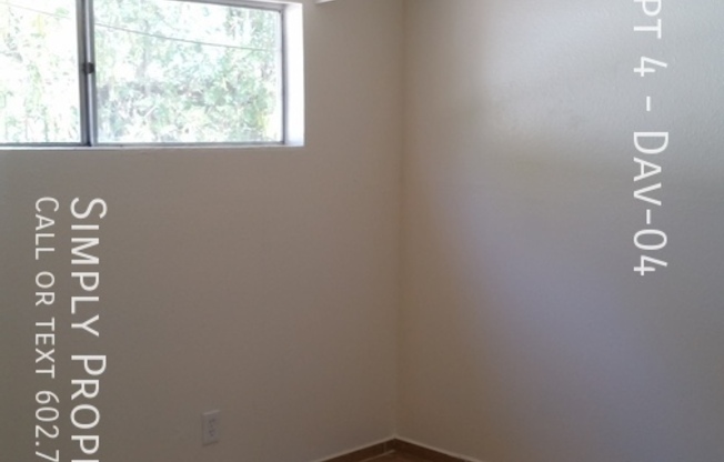 9210 N 11 ST