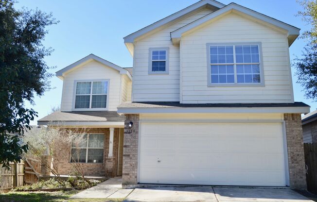 Amazing 4 bed 2 bath 2 story home in Hallie Heights!