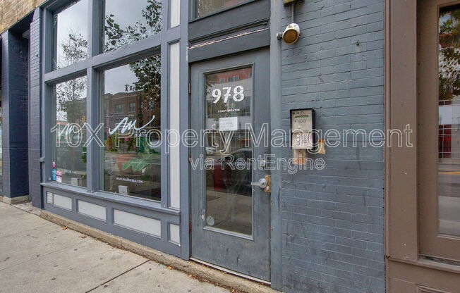 978 N HIGH ST