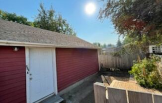 906-A W. 28th Ave