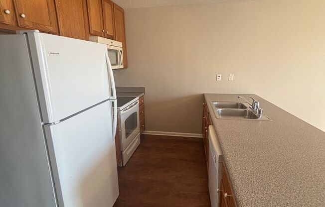 1 bed, 1 bath, 650 sqft, $815, Unit 147B