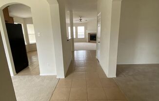 3 beds, 2 baths, $1,525