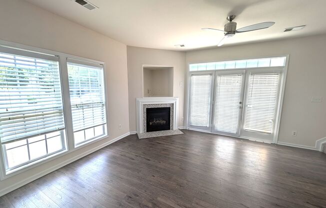 End Unit Townhome!  Over 1500 Sq Ft!  Harrisburg Rd!
