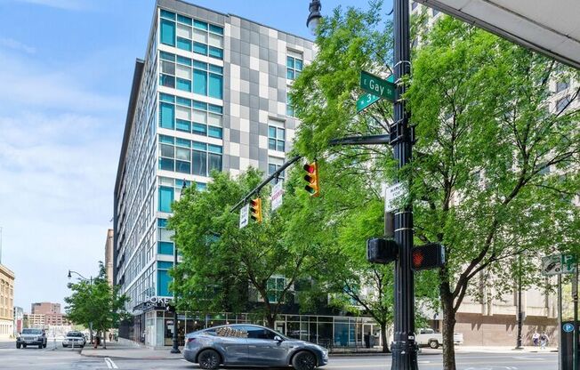 100 E Gay St